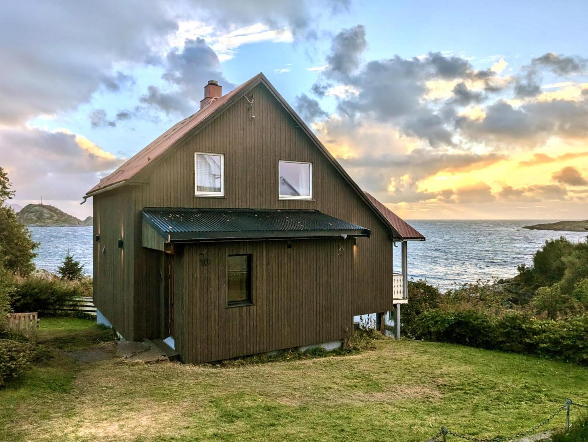 House By The Sea Reine, Lofoten エクステリア 写真